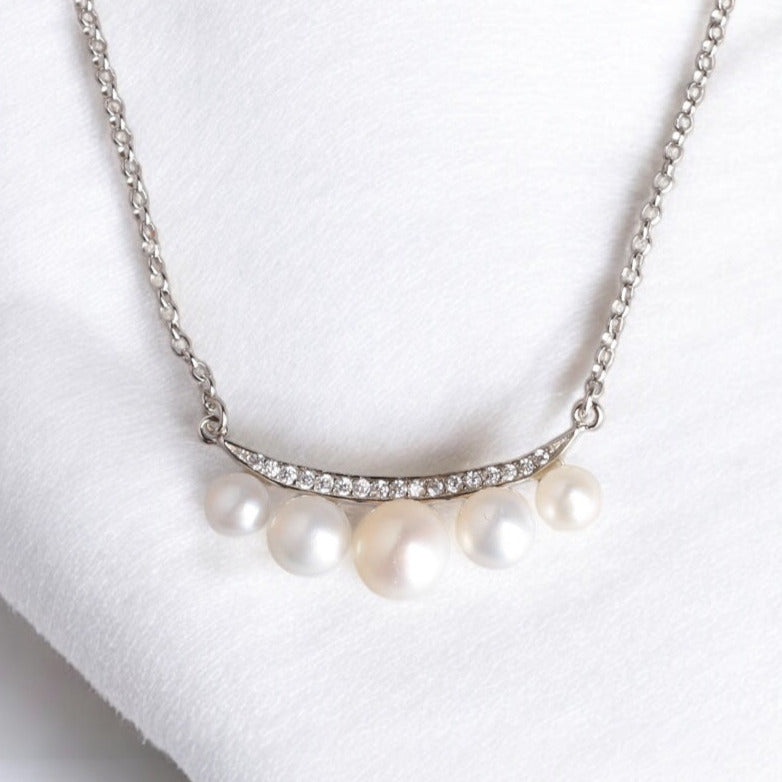 珍珠弧形項鍊 珍珠弧形項鍊