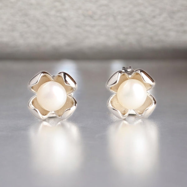 純銀925珍珠花瓣耳環