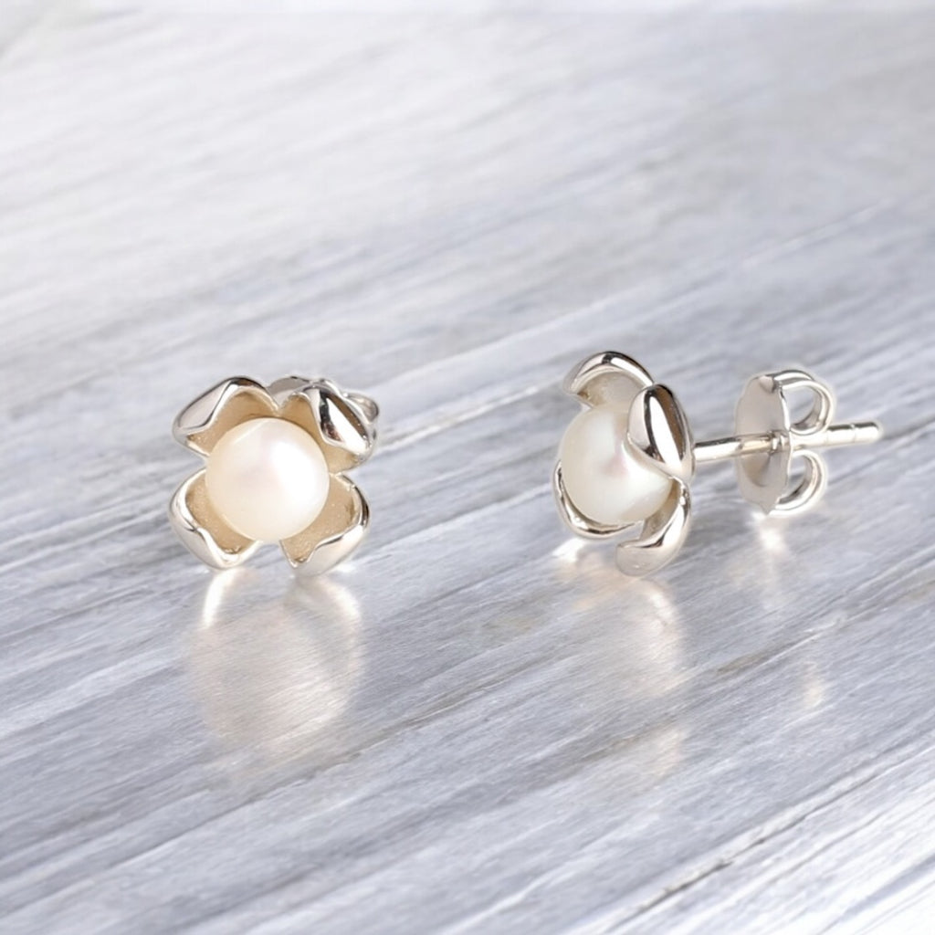 純銀925珍珠花瓣耳環 純銀925珍珠花瓣耳環
