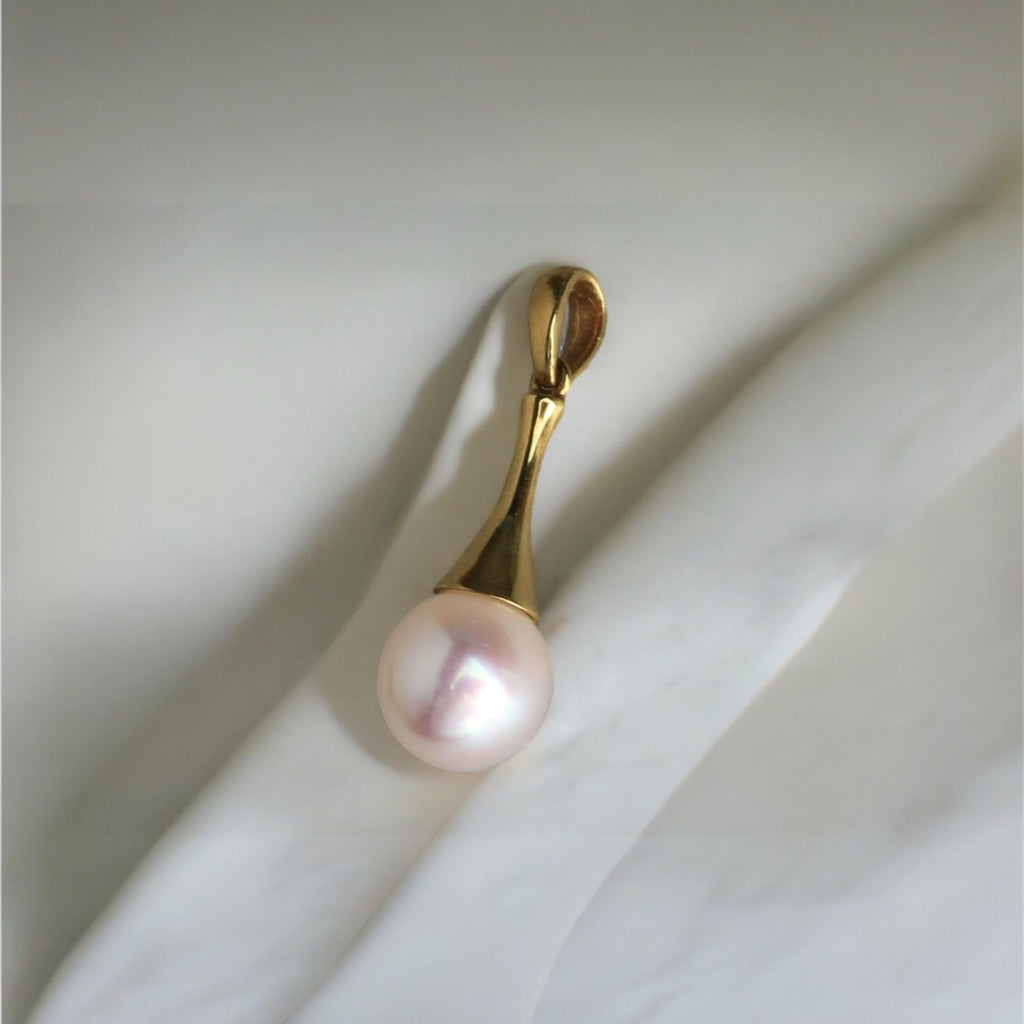 18K 黃金8-8.5毫米AKOYA吊墜 18K 黃金8-8.5毫米AKOYA吊墜