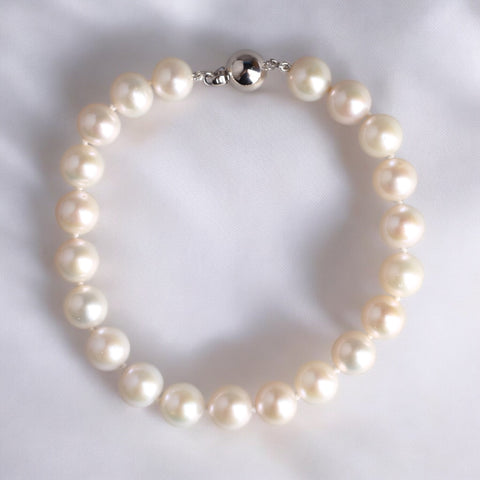 7.5-8.5 毫米淡水圓珠珍珠 18K 白金手鍊