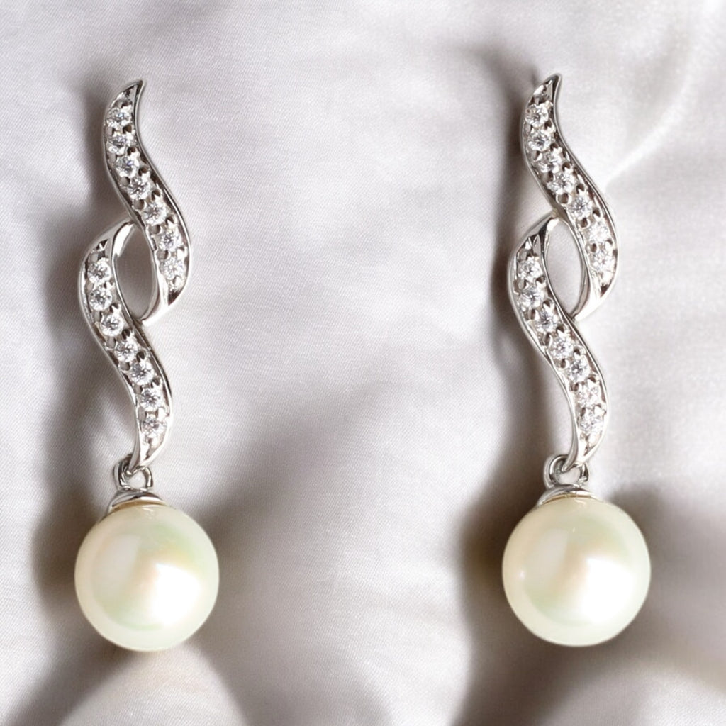 鋯石與白色珍珠垂吊耳環 鋯石與白色珍珠垂吊耳環