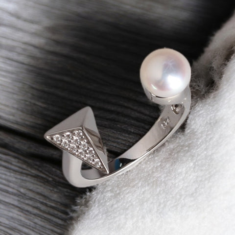 三角鋯石麵包珠戒指