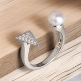 三角鋯石麵包珠戒指