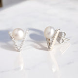 V字珍珠耳環