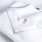 V字珍珠吊墜頸鏈